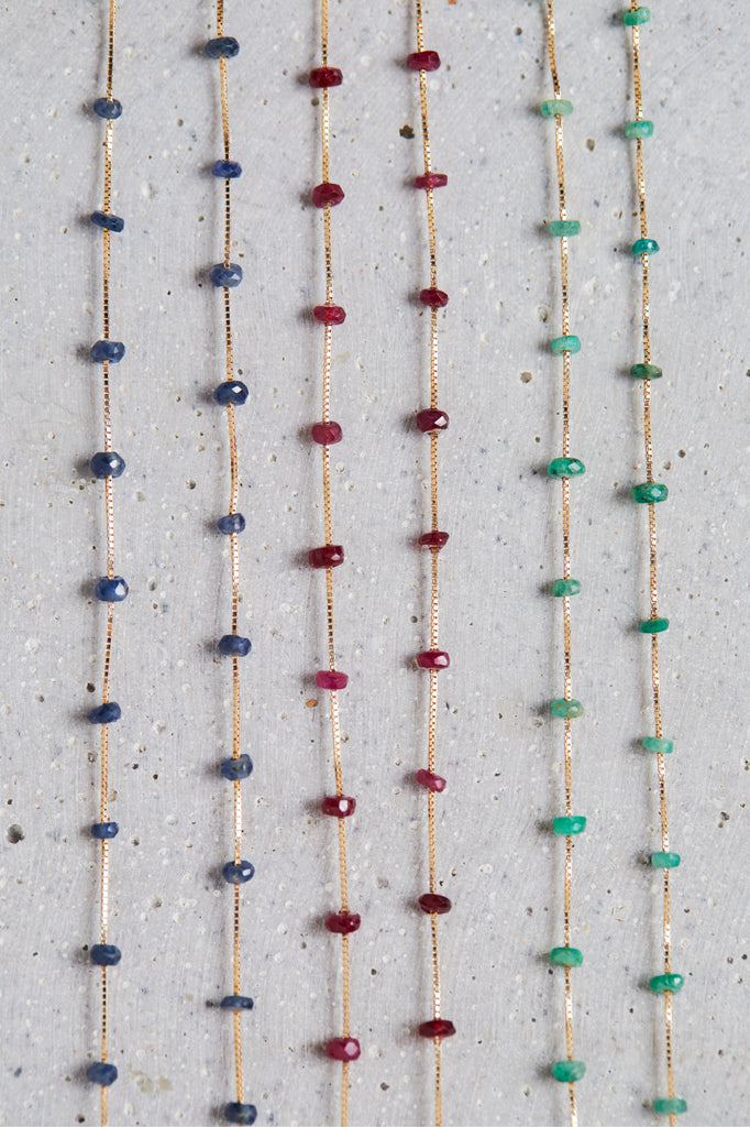 Gargantilhas Safiras Azuis, Rubis e Esmeraldas - detalhe